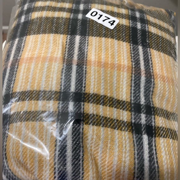 NWT Comfy Luxe Plaid Ruana, Navy and Yellow with front pockets and arm holes - Picture 2 of 7